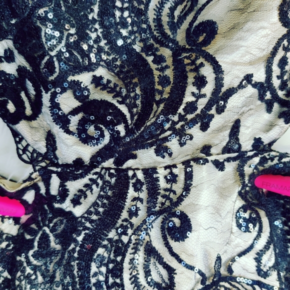 Cut-Out** Low Back** Lace & Sequin Mid Formal Gown *S* - Picture 10 of 17